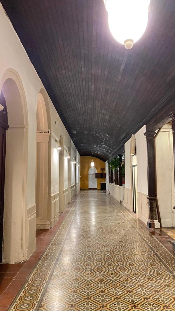 Hostal Velvet Plaza Santa Ana Exterior photo